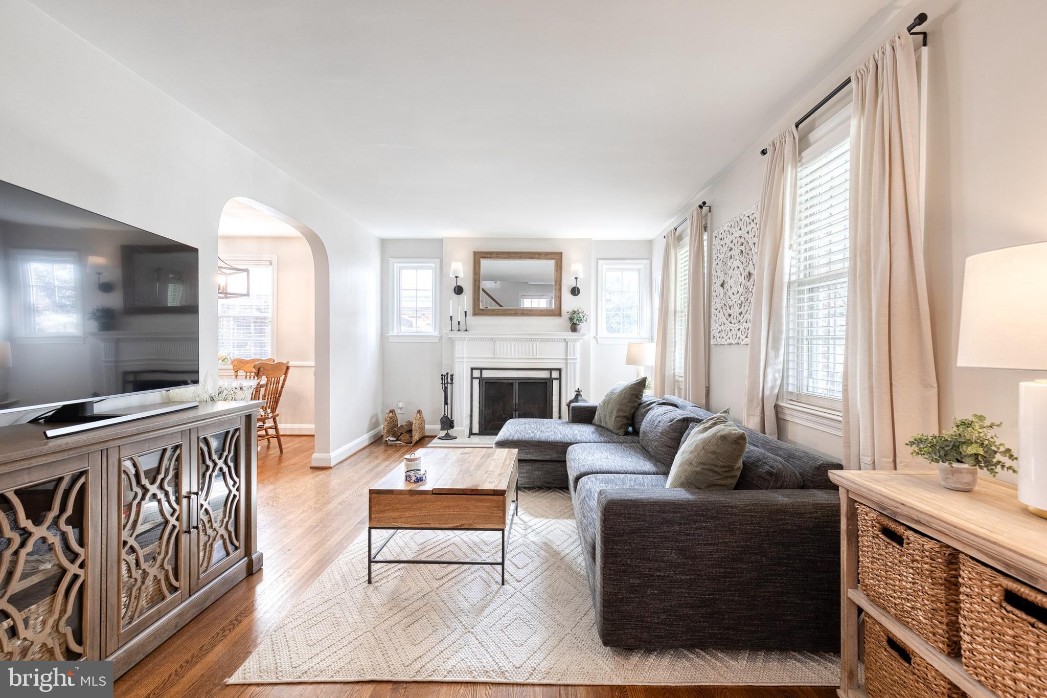 16 Tanglewood Road Baltimore, MD 21228 - Photo 4 of 47 Gallery Image 4