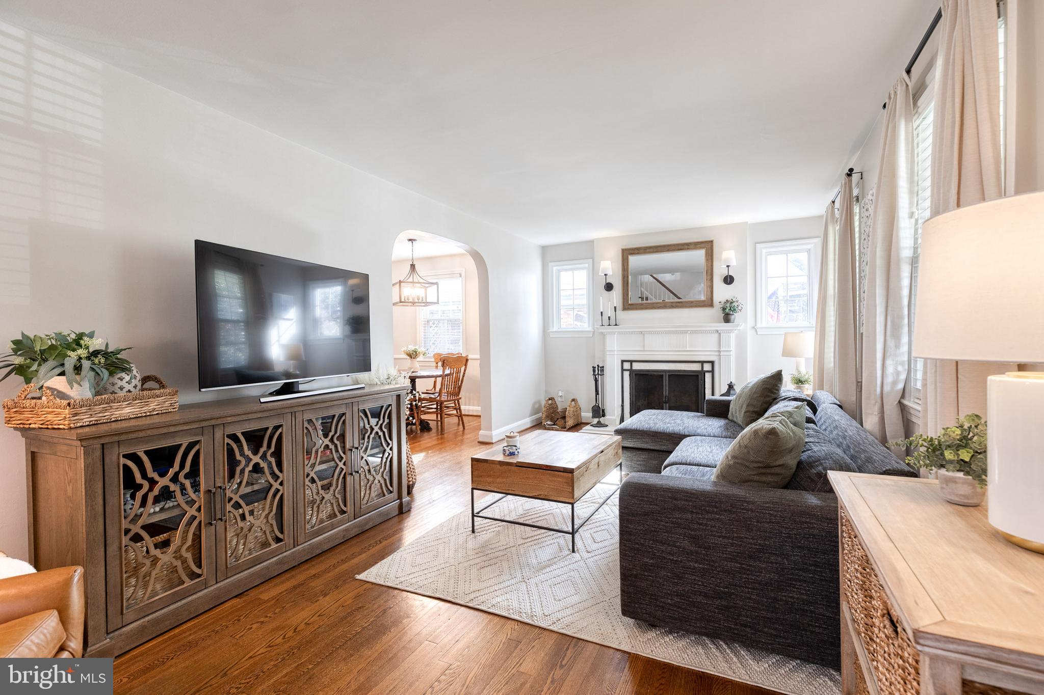 16 Tanglewood Road Baltimore, MD 21228 - Photo 5 of 47 Gallery Image 5