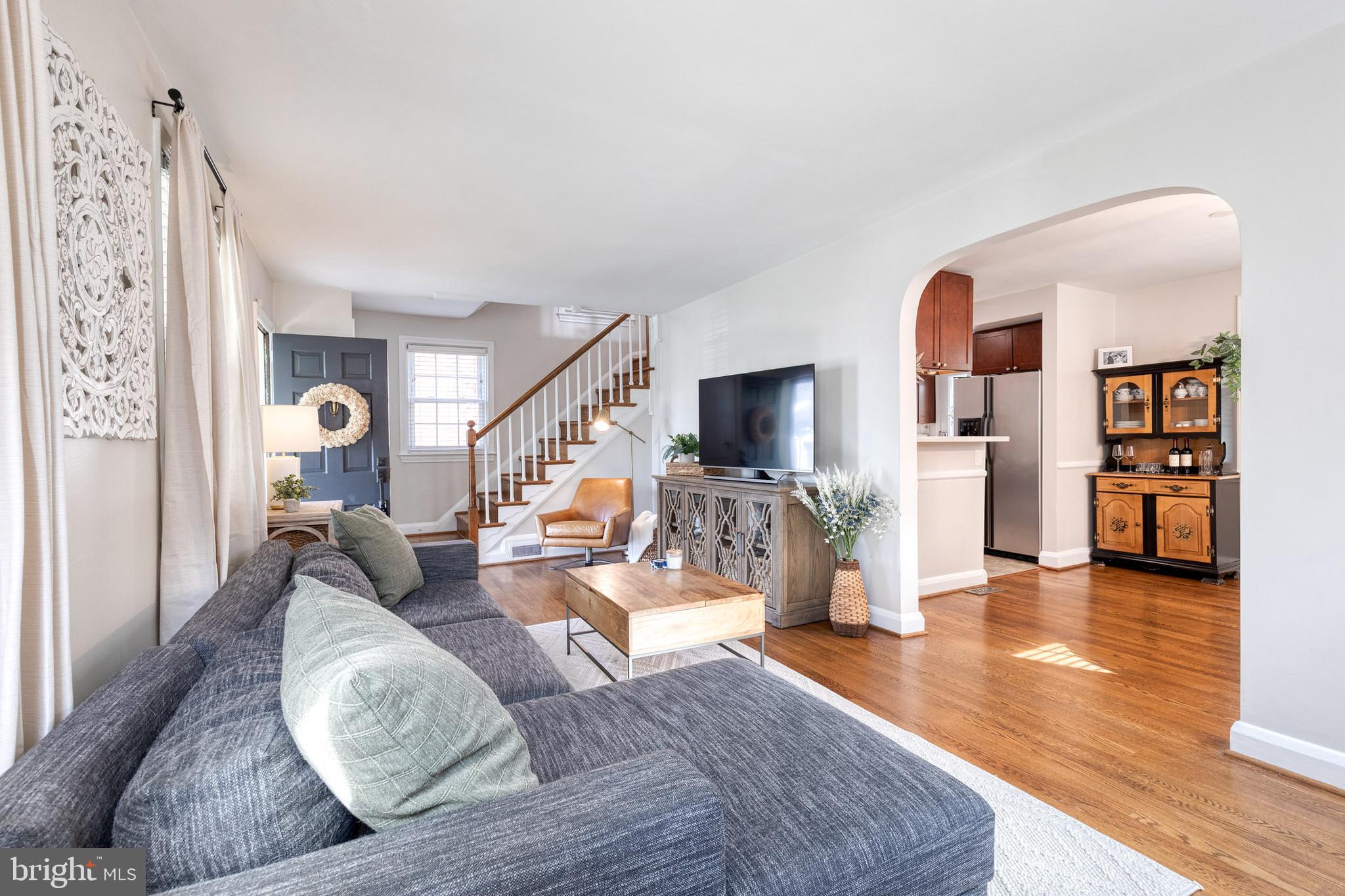 16 Tanglewood Road Baltimore, MD 21228 - Photo 8 of 47 Gallery Image 8
