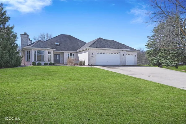 $600,000 | 365 East Pine Meadow Court, Morris, IL 60450