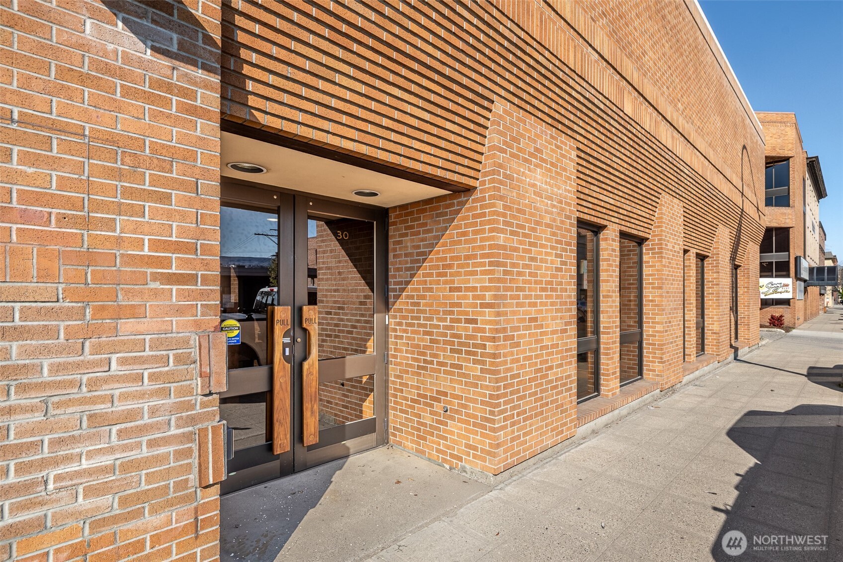 30 South Mission Street, Unit B Wenatchee, WA 98801 - Photo 3 of 16 a view of front door of house