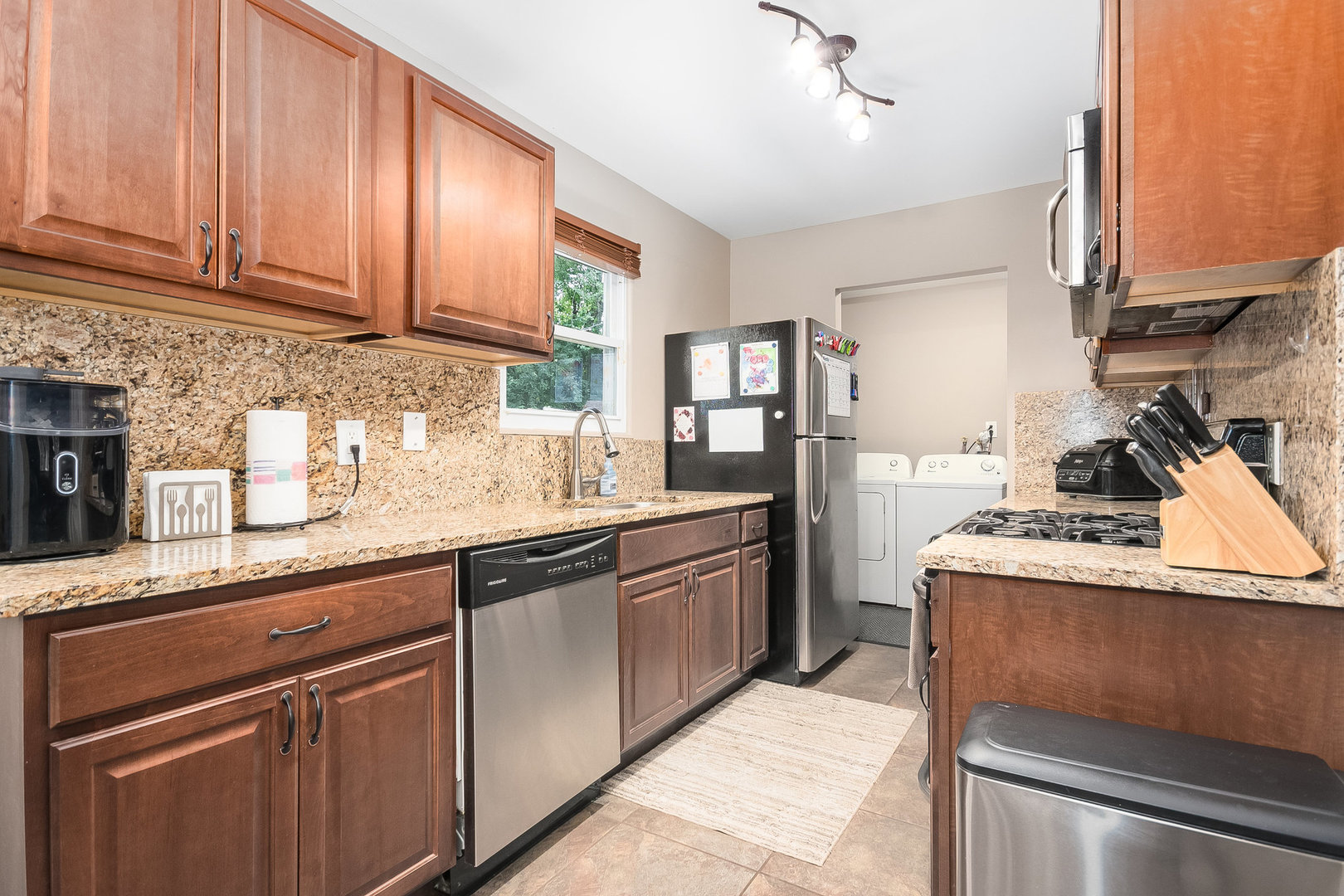 105 Allison Court Bolingbrook, IL 60440 - Photo 4 of 16