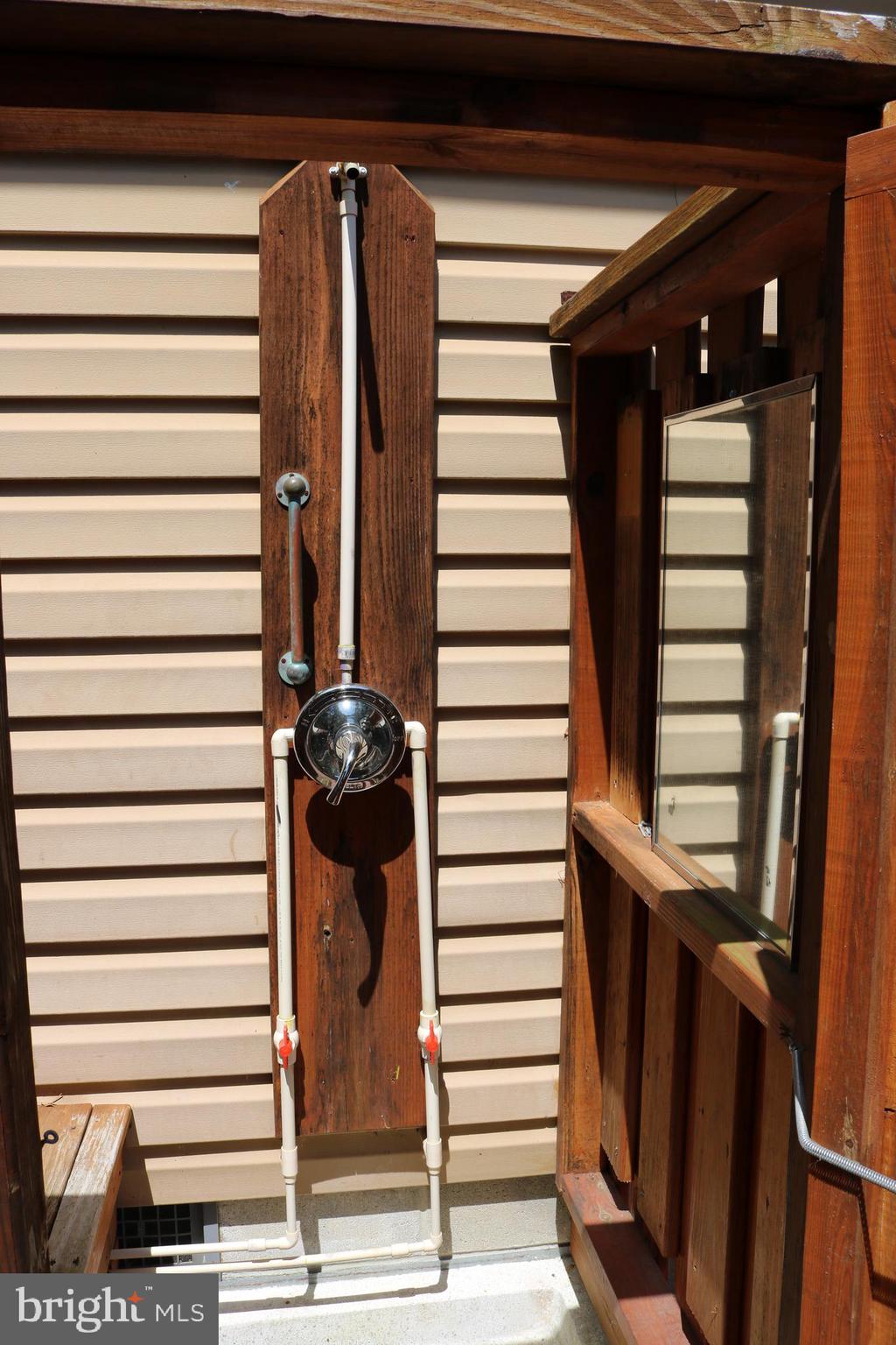 35655 Wolfe Neck Road Rehoboth Beach, DE 19971 - Photo 55 of 60 Outdoor Shower