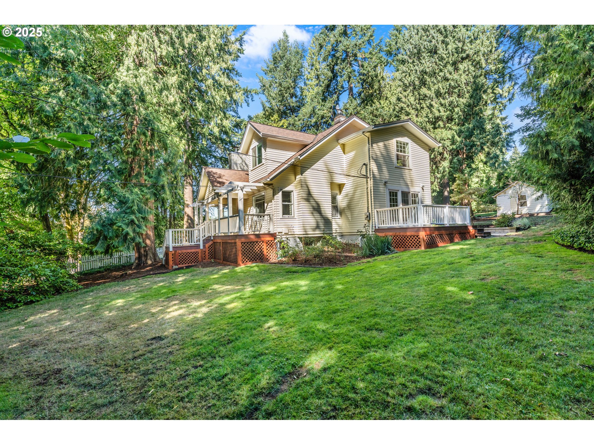 2249 Southwest Taylors Ferry Road Portland, OR 97219 - Photo 30 of 48