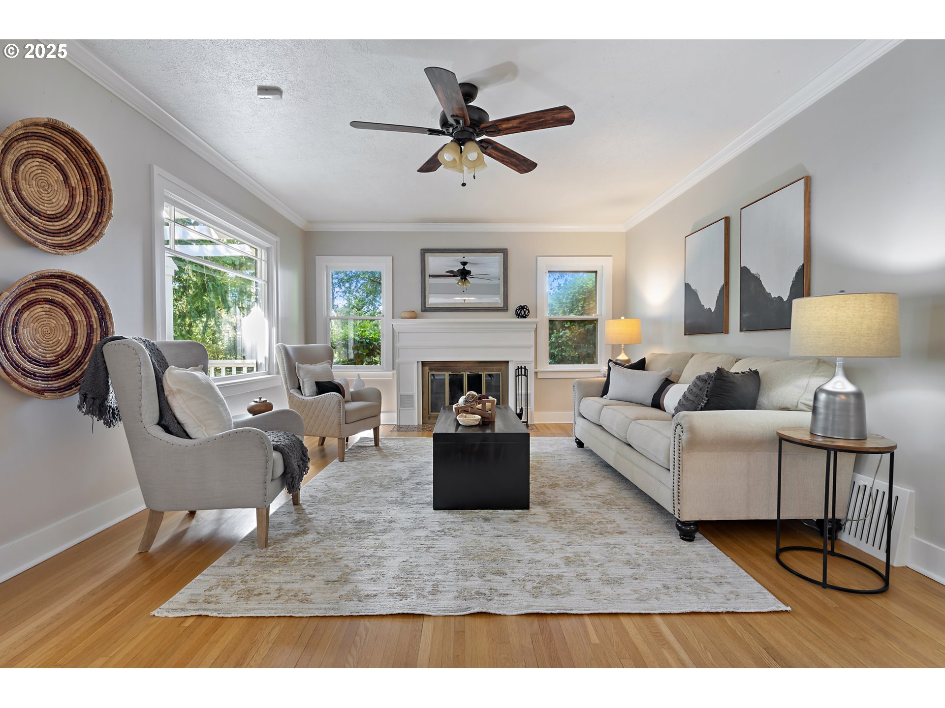 2249 Southwest Taylors Ferry Road Portland, OR 97219 - Photo 3 of 48 Living Room