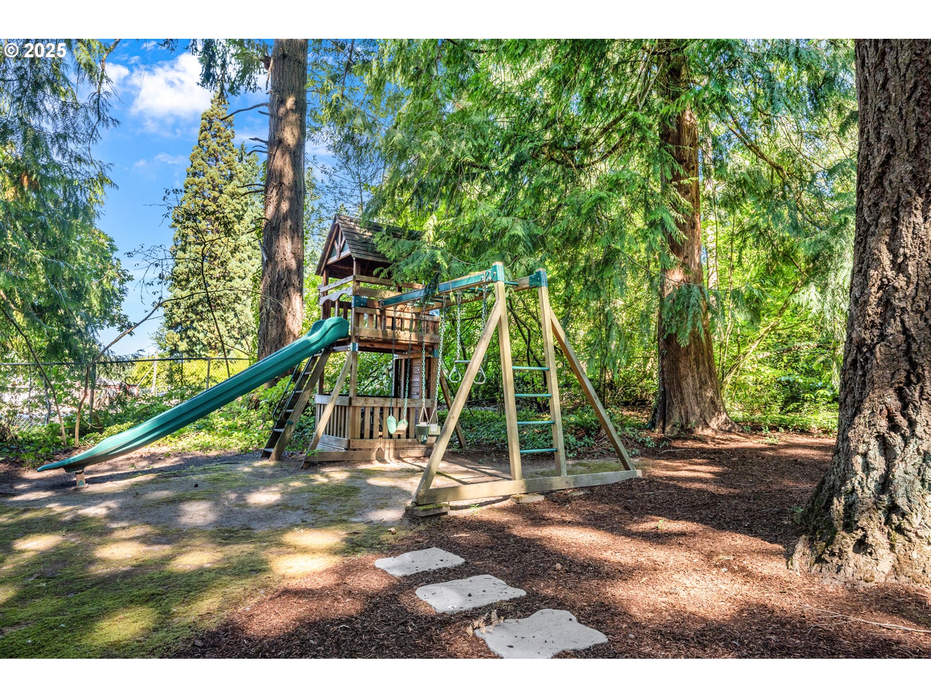 2249 Southwest Taylors Ferry Road Portland, OR 97219 - Photo 43 of 48 Backyard