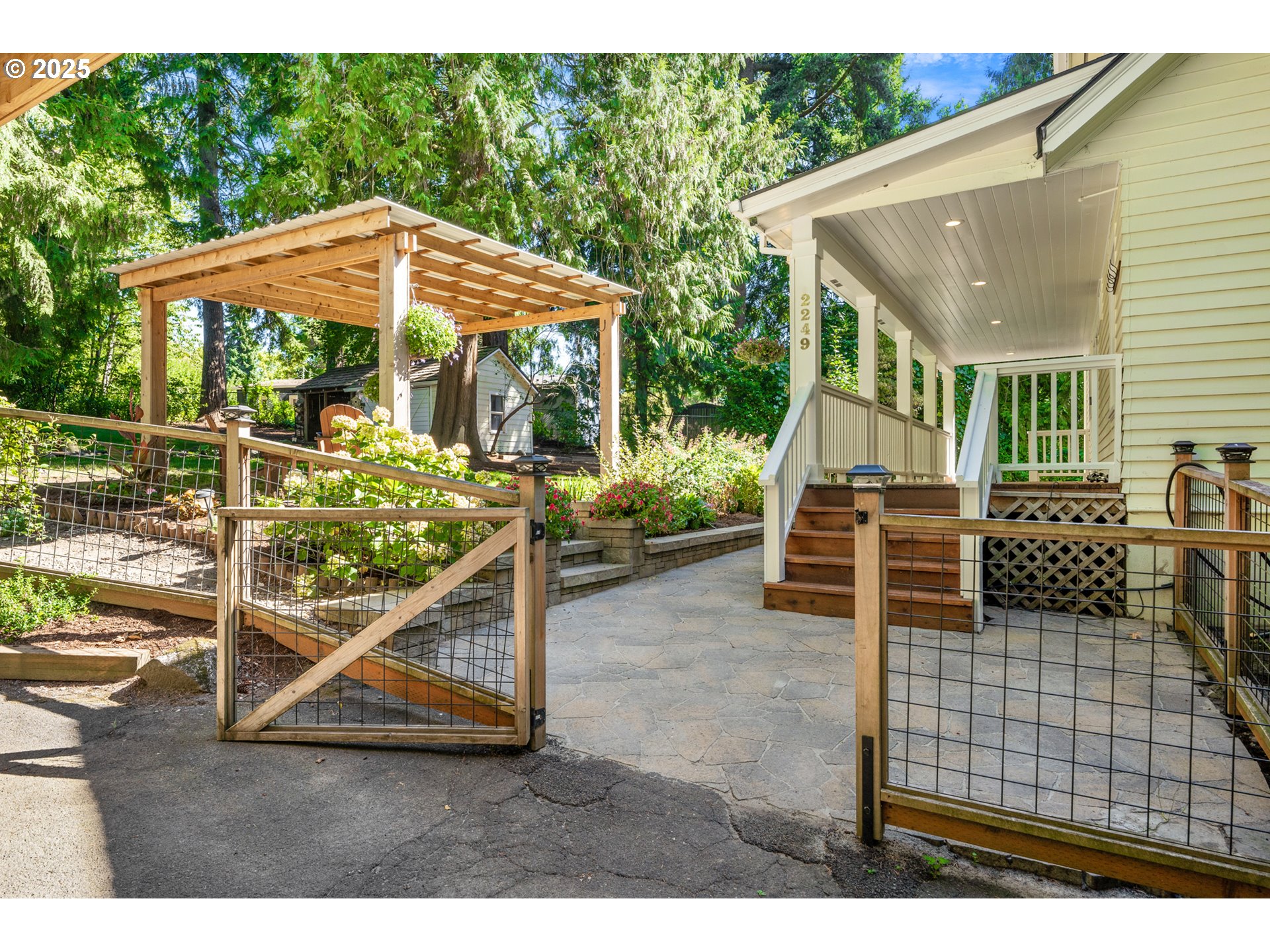 2249 Southwest Taylors Ferry Road Portland, OR 97219 - Photo 47 of 48