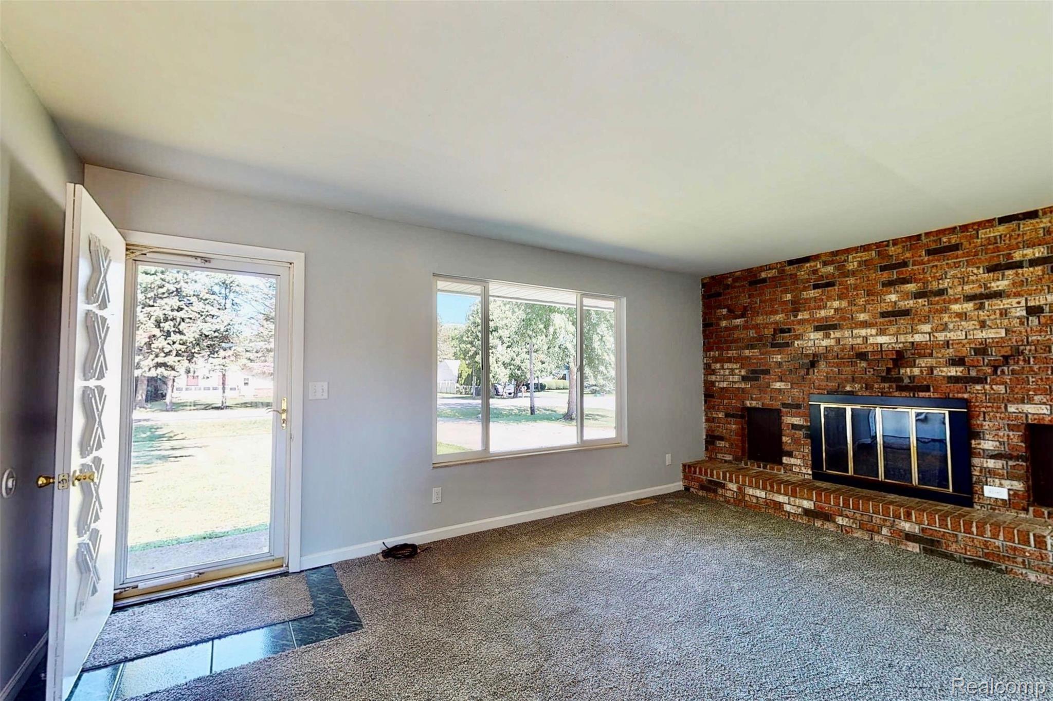 4346 Crosby Road Flint, MI 48506 - Photo 12 of 47 BE47B5D9-7008-47DC-BC1F-B9E1F09038BE_1_201_a.jpeg