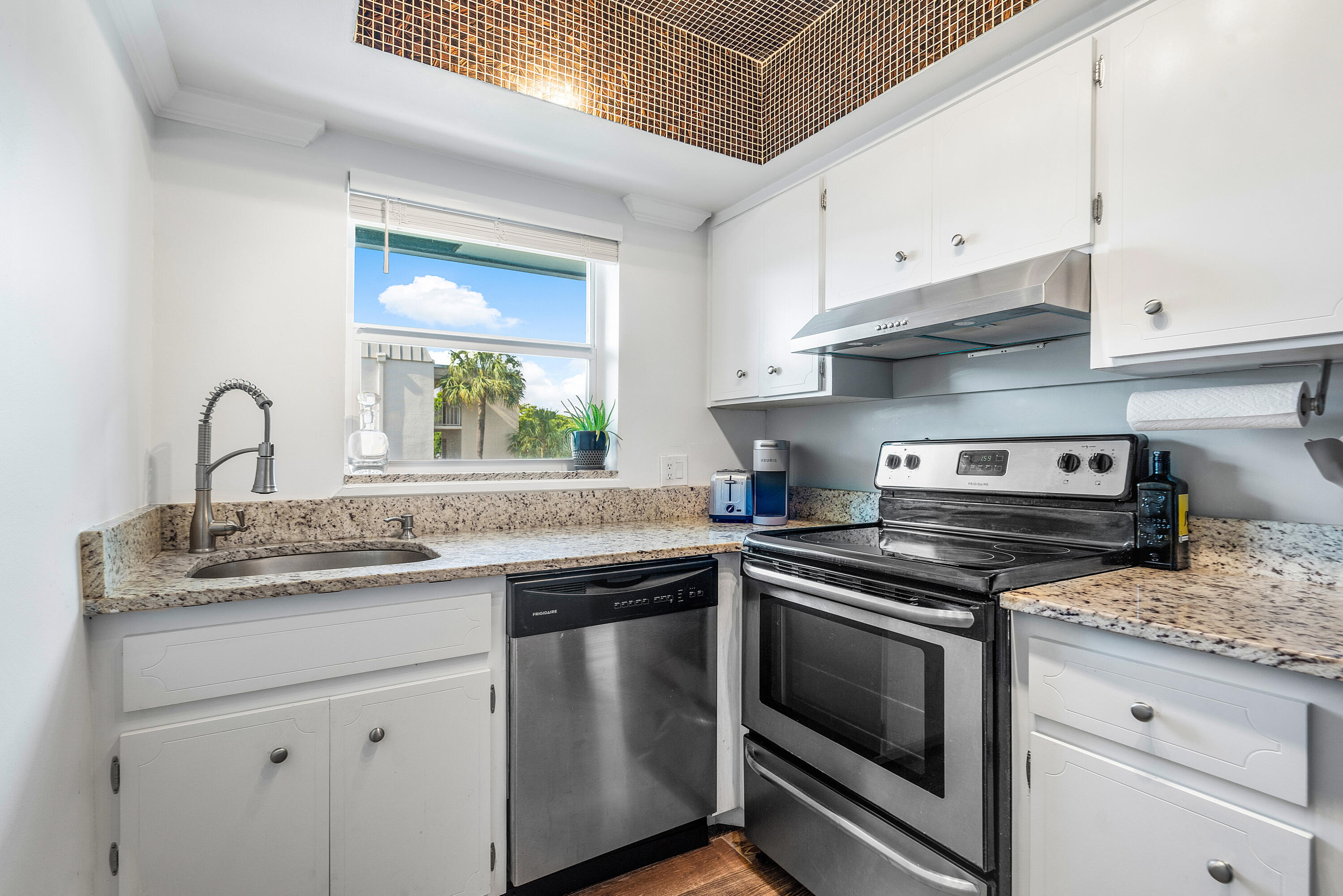 6100 Northeast 7th Avenue, Unit 21 Boca Raton, FL 33487 - Photo 12 of 26 010-6100Northeast7thAvenue-BocaRaton-FL-