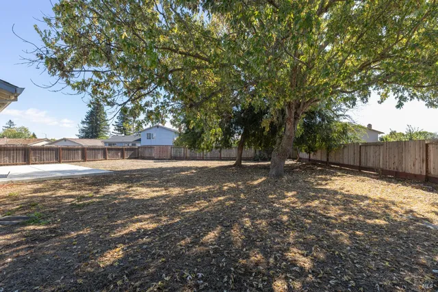 $688,888 | 1052 Helen Court, Petaluma, CA 94954
