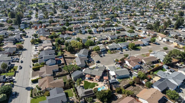 $688,888 | 1052 Helen Court, Petaluma, CA 94954