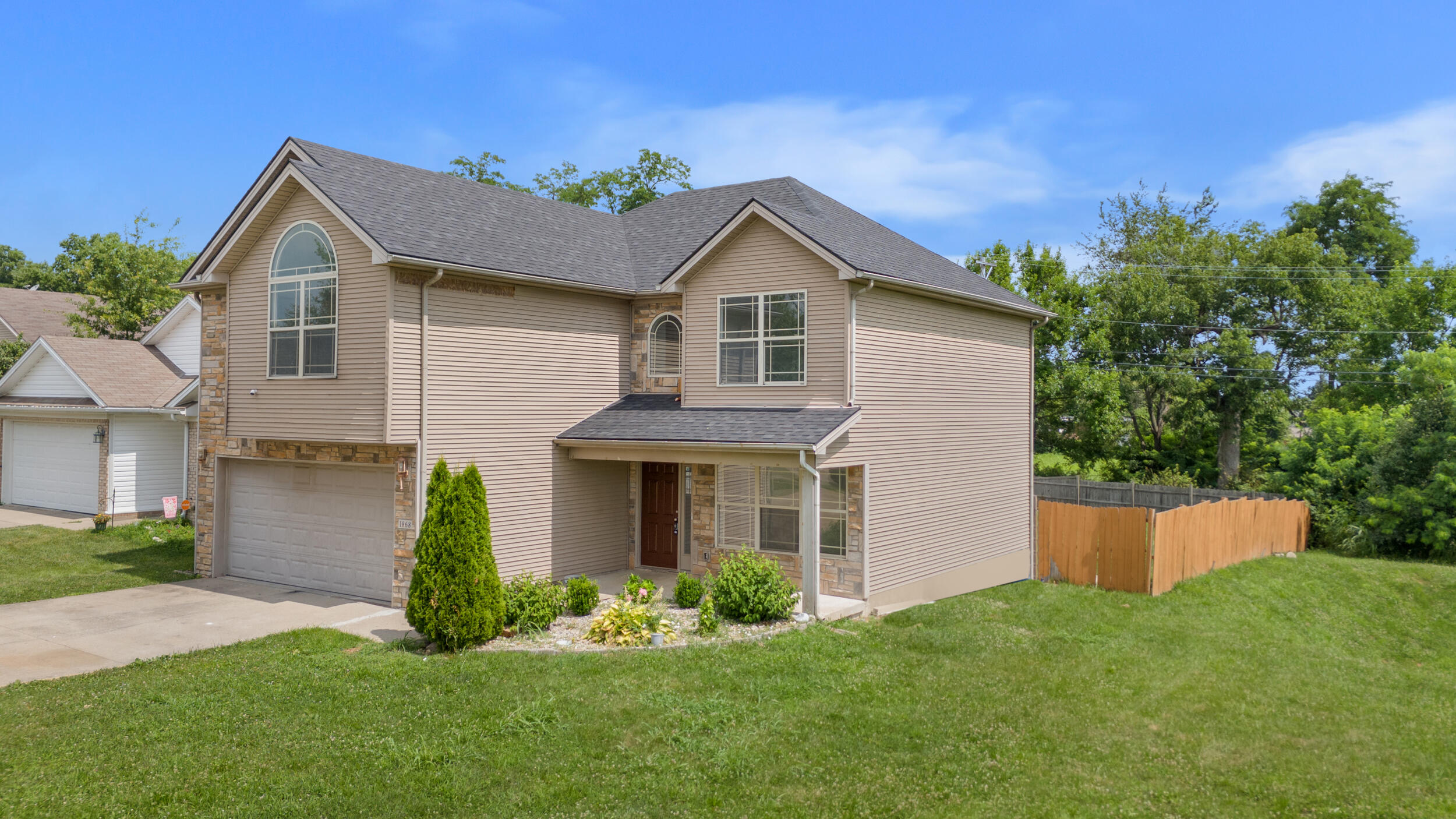1868 Millbank Road Lexington, KY 40511 - Photo 2 of 29 29_dji_20250708085230_0006_d
