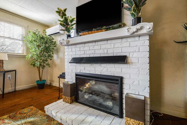 a view of empty room with windows