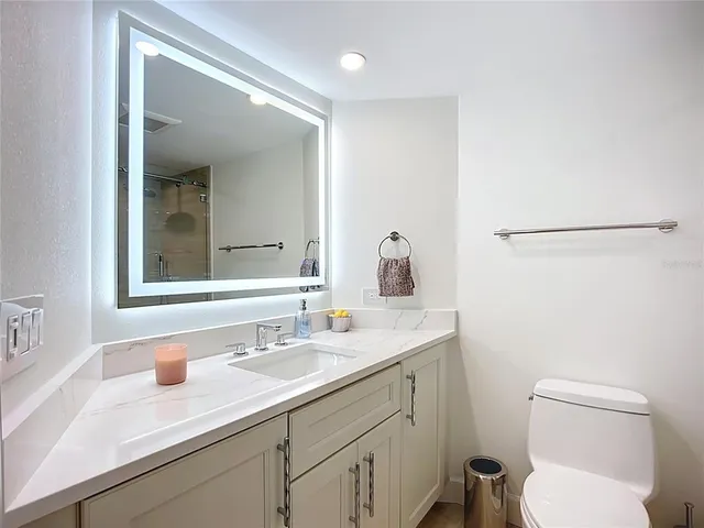 $784,900 | 435 South Gulfstream Avenue, Unit 1006, Sarasota, FL 34236