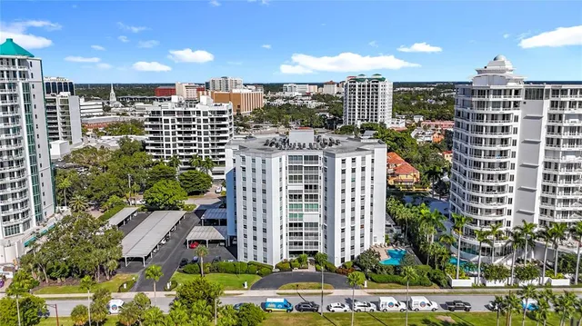 $784,900 | 435 South Gulfstream Avenue, Unit 1006, Sarasota, FL 34236