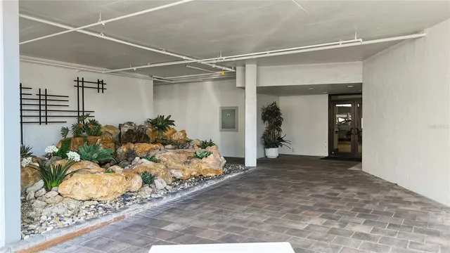 $784,900 | 435 South Gulfstream Avenue, Unit 1006, Sarasota, FL 34236