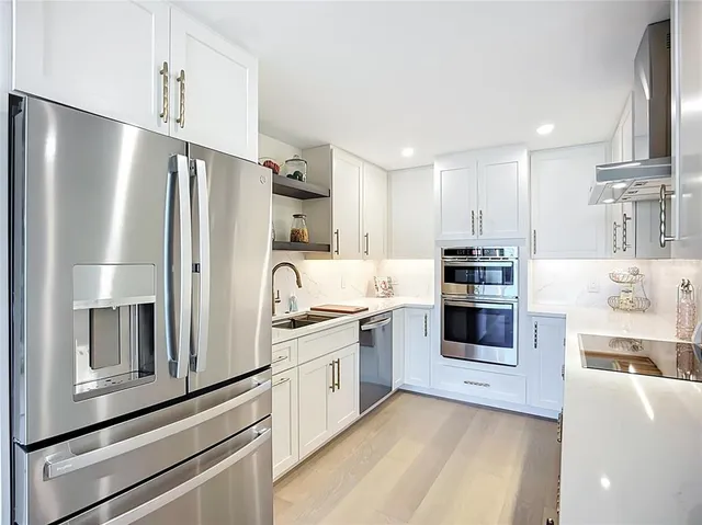 $784,900 | 435 South Gulfstream Avenue, Unit 1006, Sarasota, FL 34236