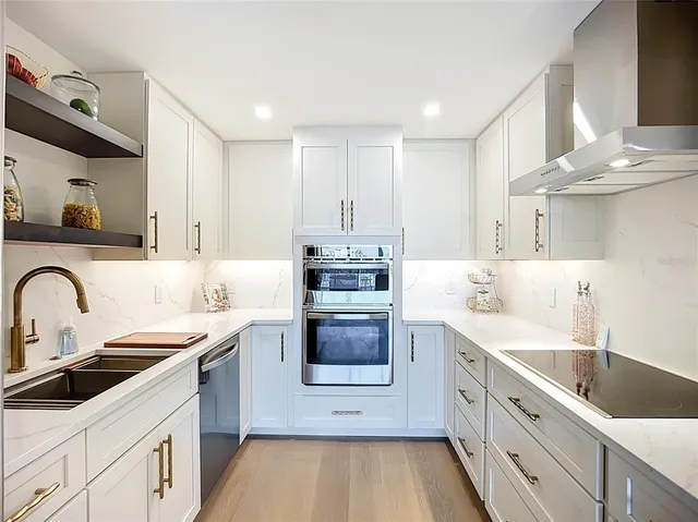 $784,900 | 435 South Gulfstream Avenue, Unit 1006, Sarasota, FL 34236