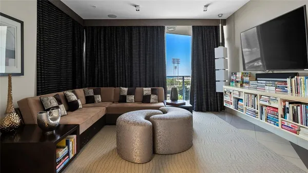 $4,100 | 175 1st Street South, Unit 704, St. Petersburg, FL 33701