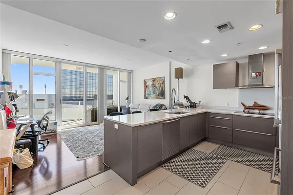 $4,100 | 175 1st Street South, Unit 704, St. Petersburg, FL 33701
