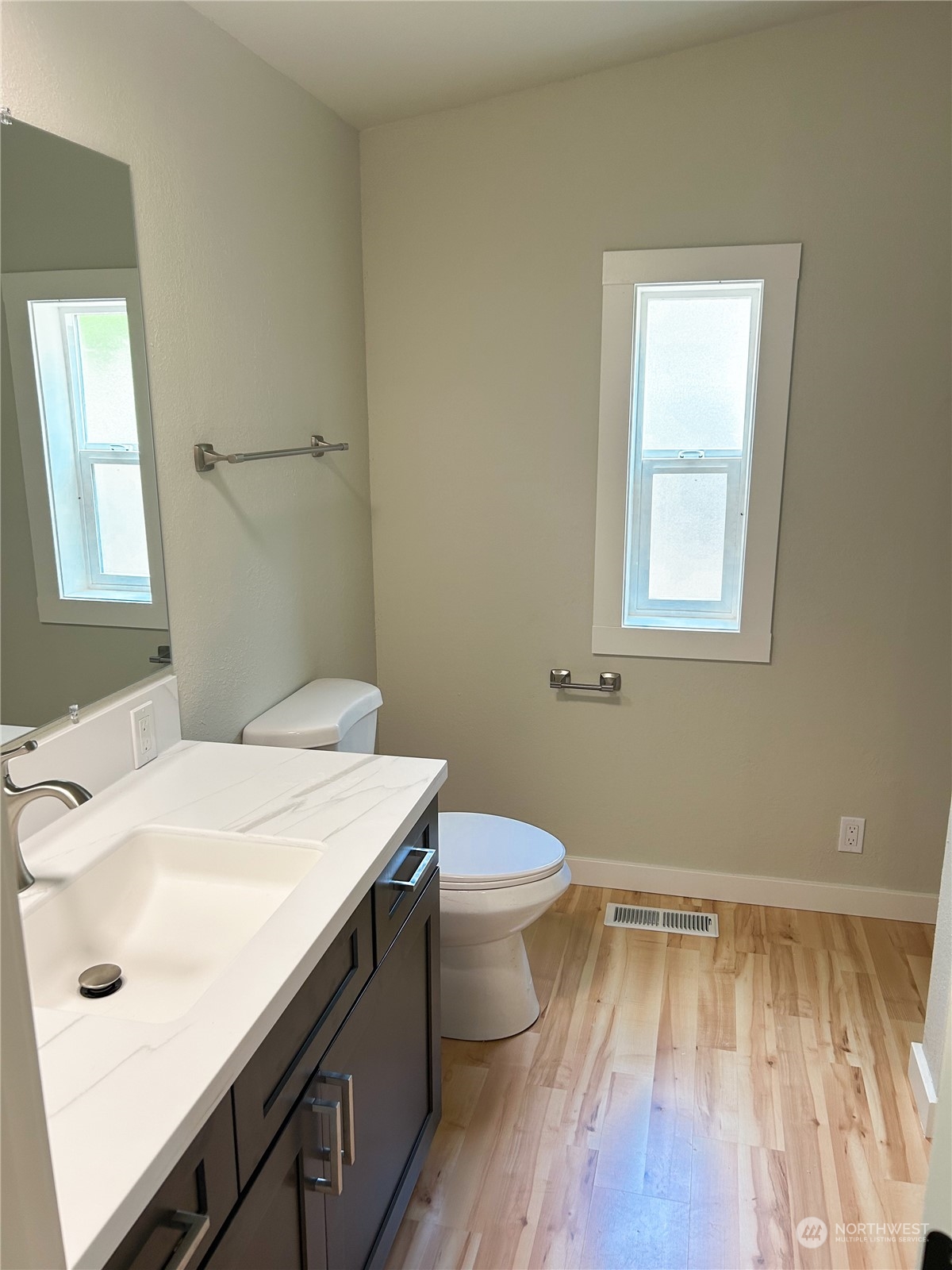 112 Levig Road Port Angeles, WA 98362 - Photo 25 of 37 a bathroom with a sink toilet and window