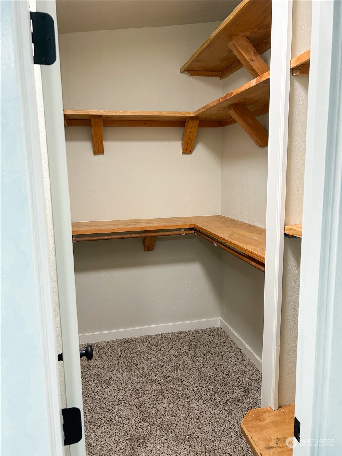 112 Levig Road Port Angeles, WA 98362 - Photo 28 of 37 a view of walk in closet