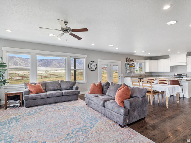 2558 Mountain Glen Road Tooele, UT 84074 - Photo 7 of 68