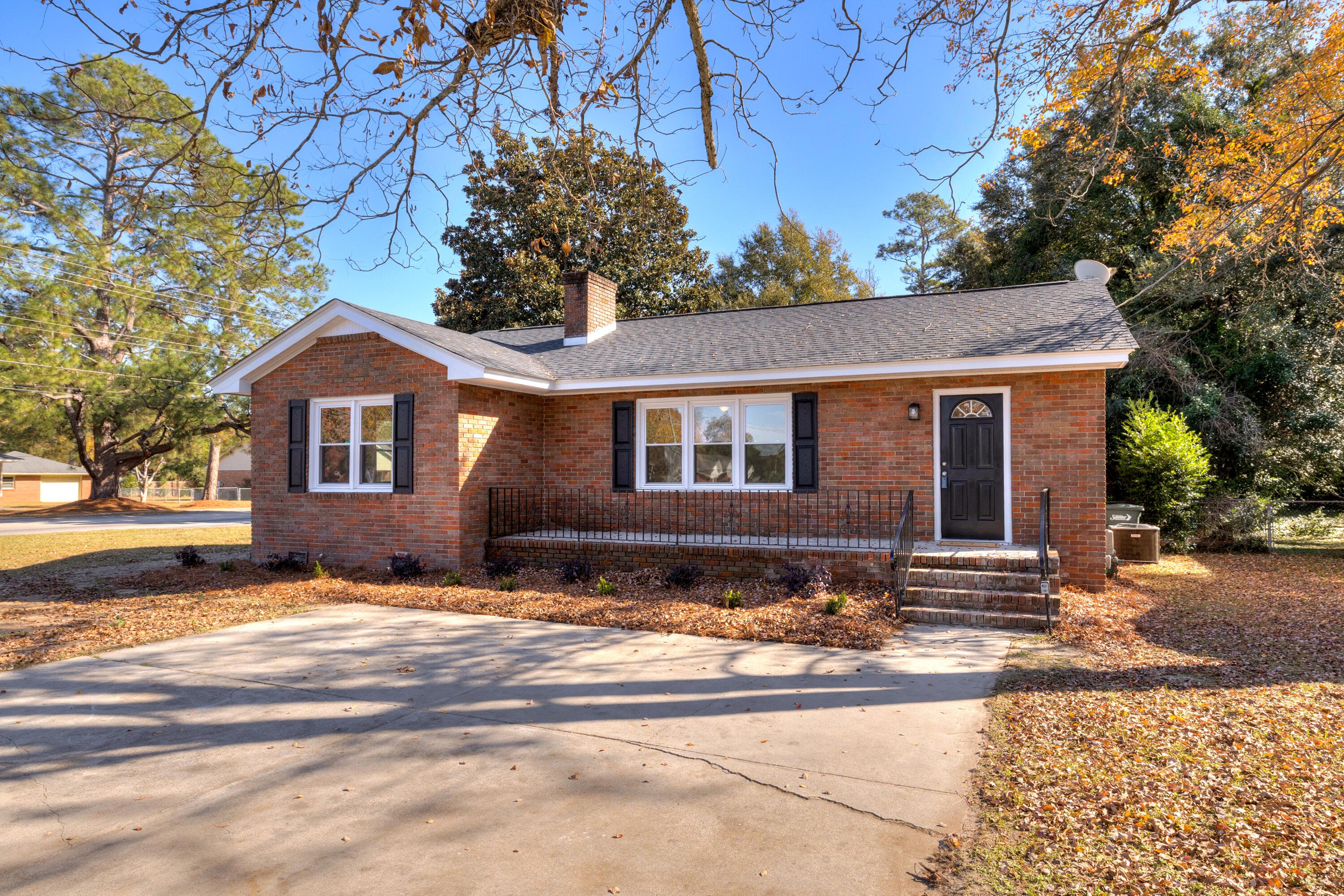 402 Adams Avenue Sumter, SC 29150 - Photo 2 of 38