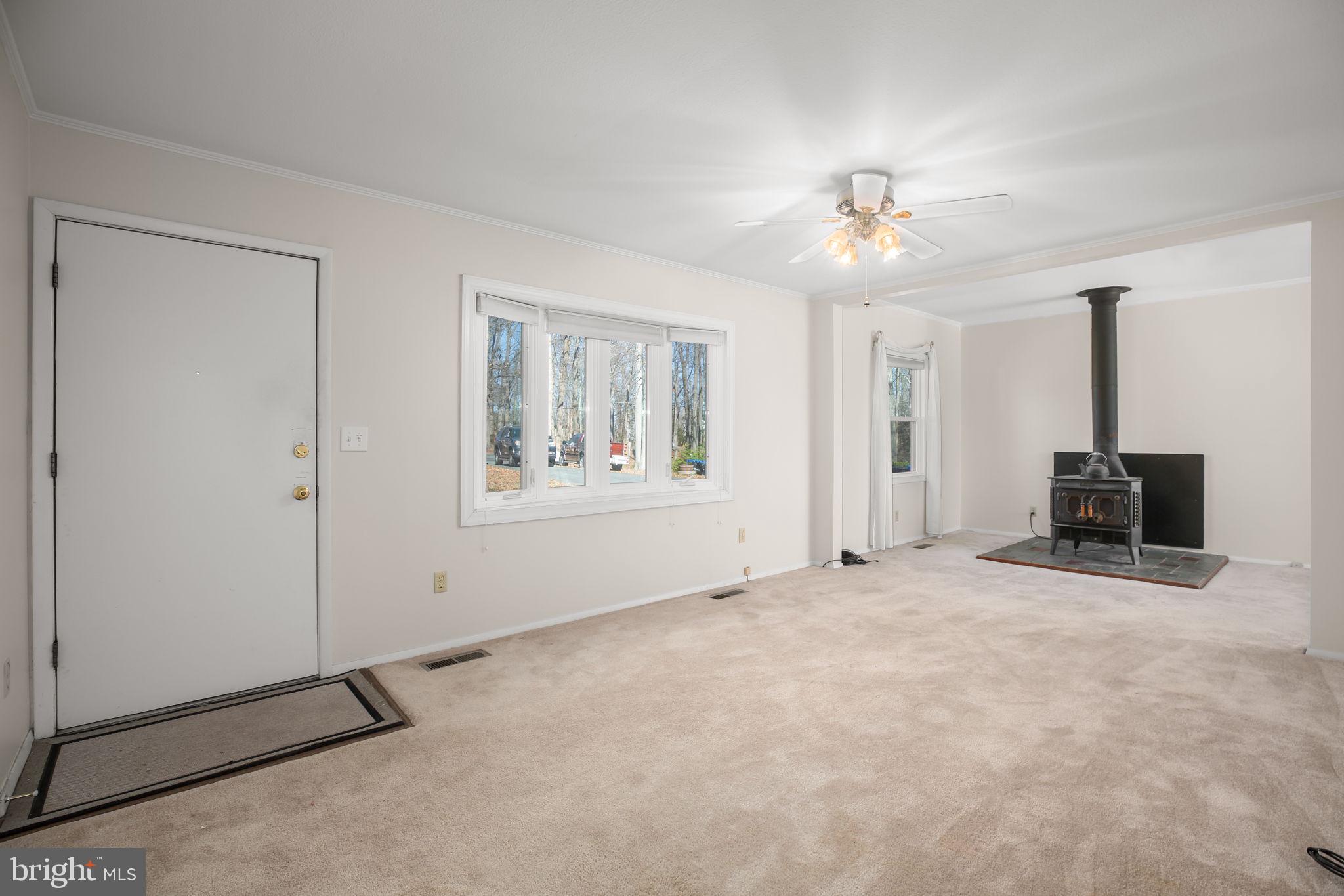 618 Hope Road Stafford, VA 22554 - Photo 3 of 31 Gallery Image 3