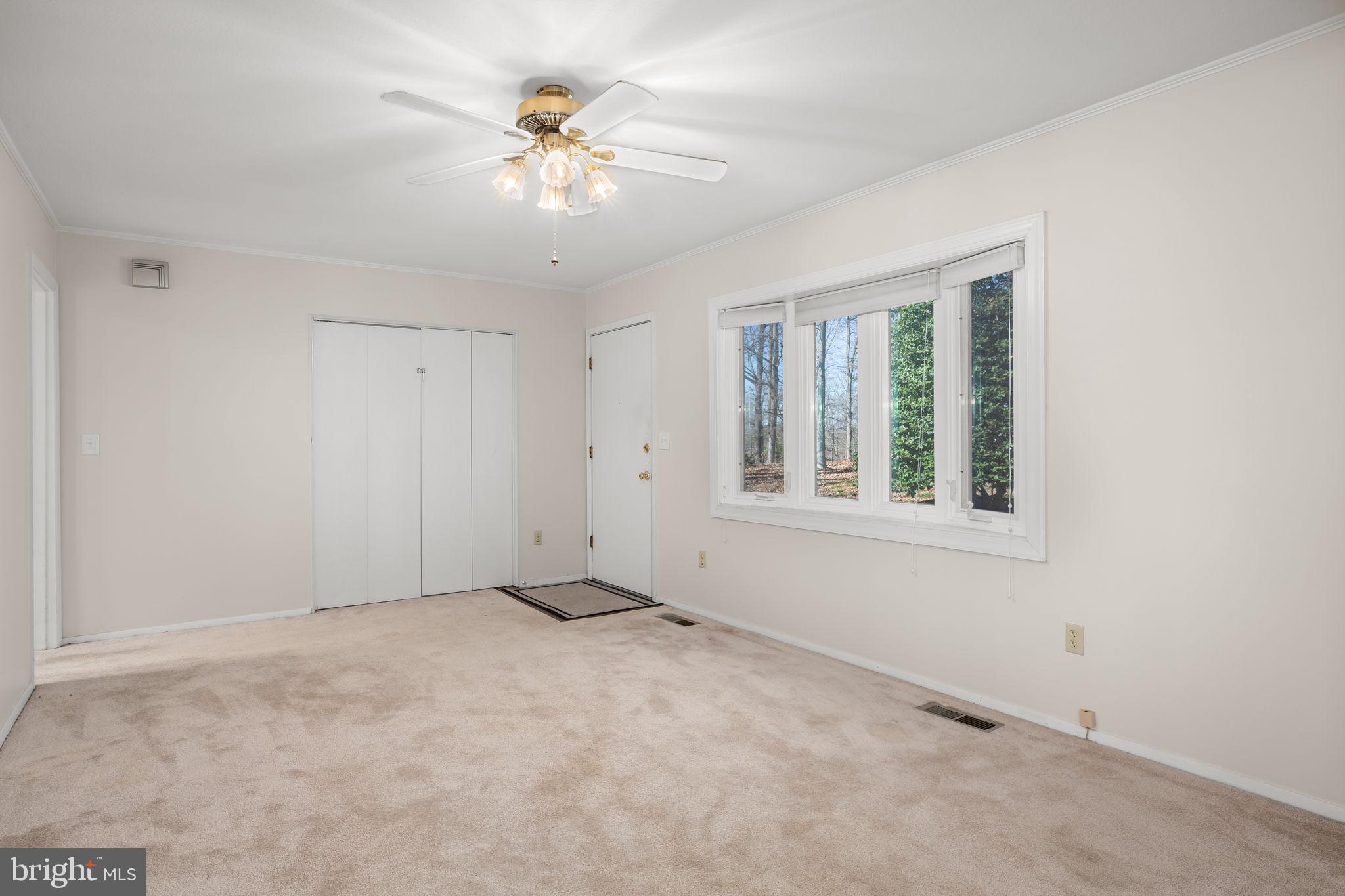 618 Hope Road Stafford, VA 22554 - Photo 4 of 31 Gallery Image 4