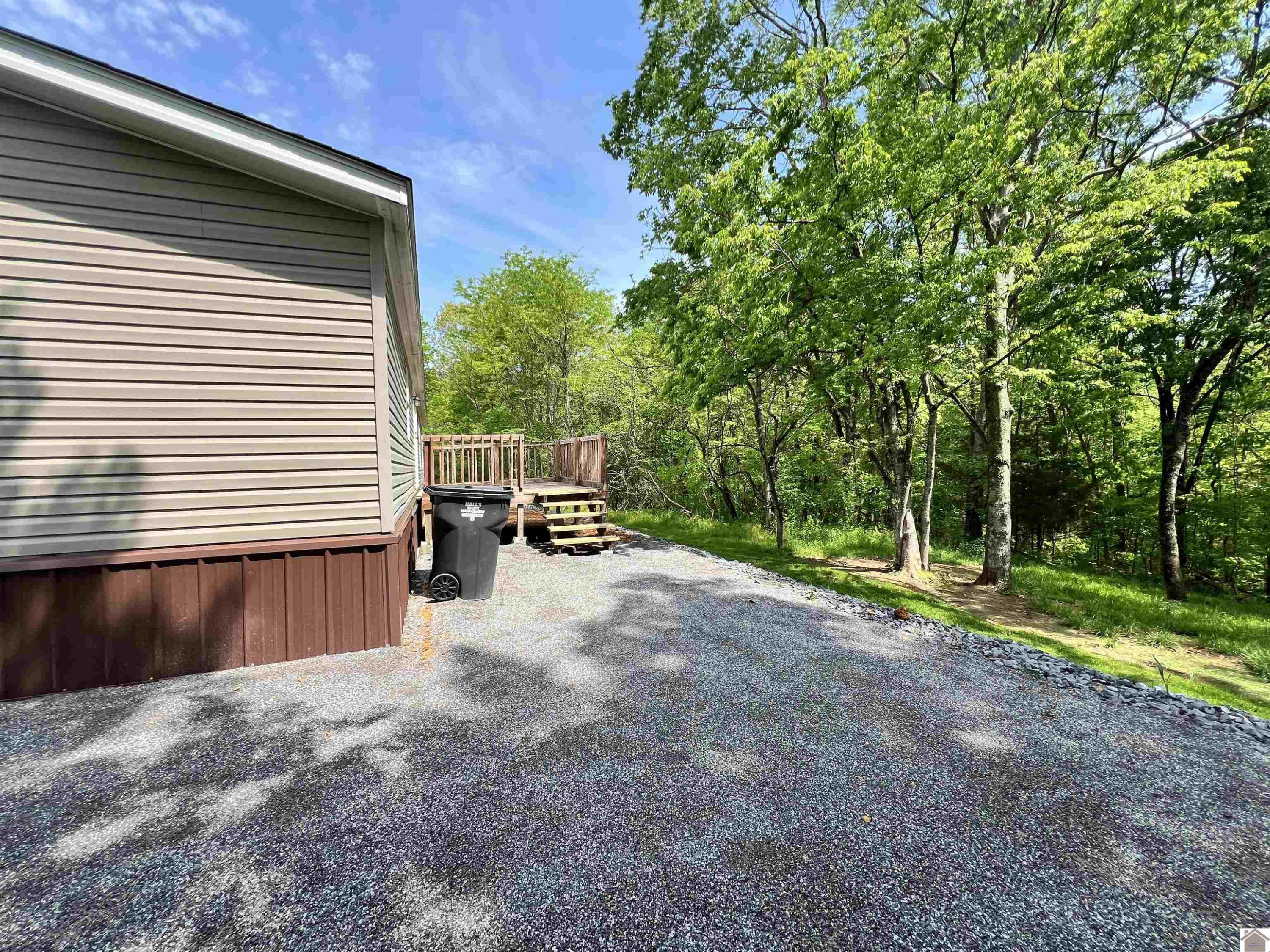 5392 New Providence Road Hazel, KY 42049 - Photo 23 of 28 Rear Deck