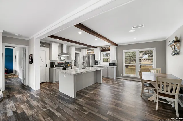 $600,000 | 1145 Postert Lane, Floresville, TX 78114