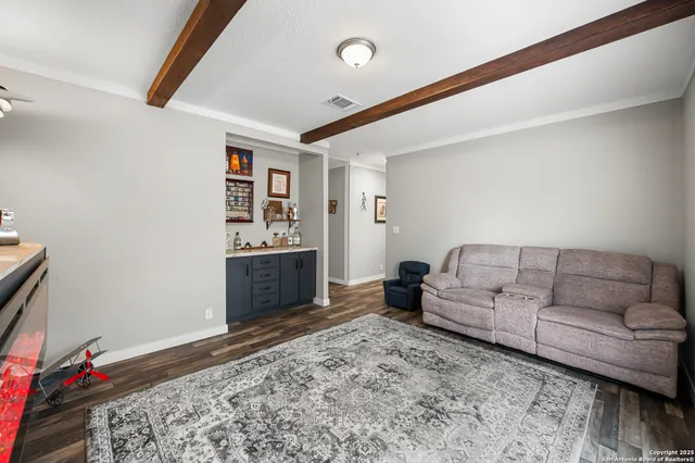 $600,000 | 1145 Postert Lane, Floresville, TX 78114