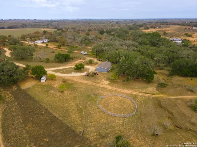$600,000 | 1145 Postert Lane, Floresville, TX 78114