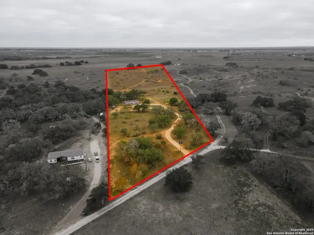 $600,000 | 1145 Postert Lane, Floresville, TX 78114