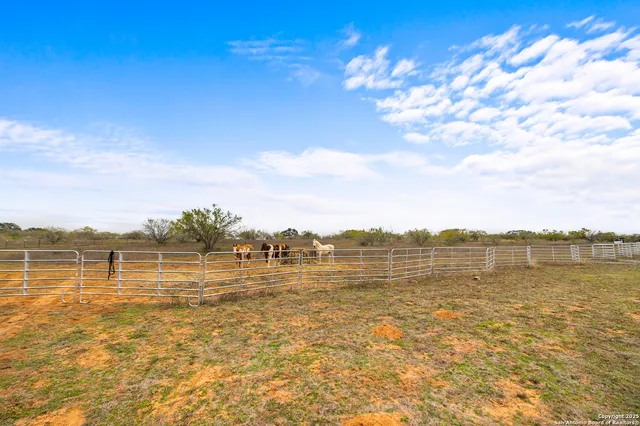 $600,000 | 1145 Postert Lane, Floresville, TX 78114