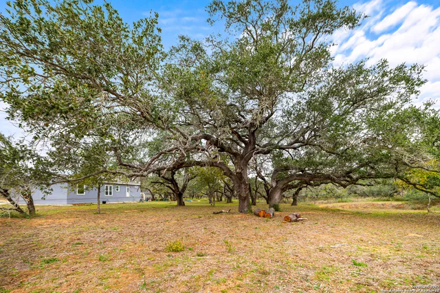 $600,000 | 1145 Postert Lane, Floresville, TX 78114