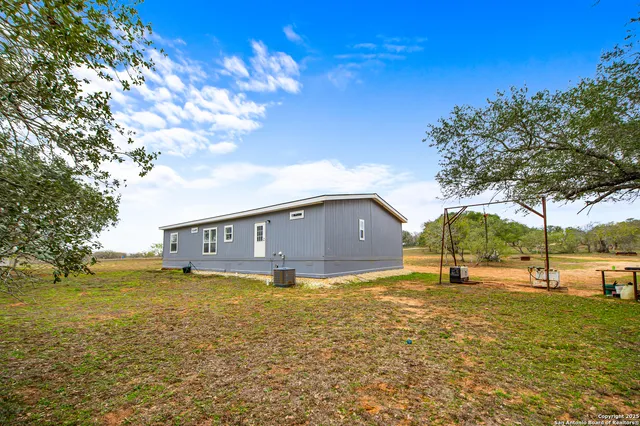 $600,000 | 1145 Postert Lane, Floresville, TX 78114