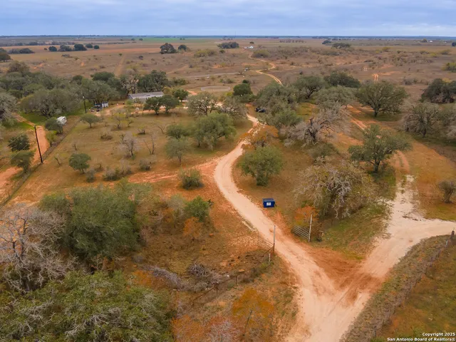 $600,000 | 1145 Postert Lane, Floresville, TX 78114