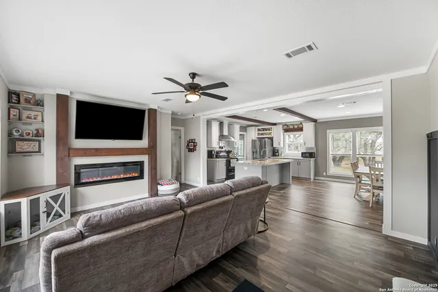 $600,000 | 1145 Postert Lane, Floresville, TX 78114