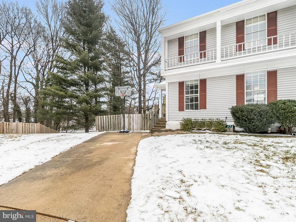 6008 Powell's Landing Road Burke, VA 22015 - Photo 1 of 34 3 BR 2 Full 2 Half Bath duplex in Burke, VA