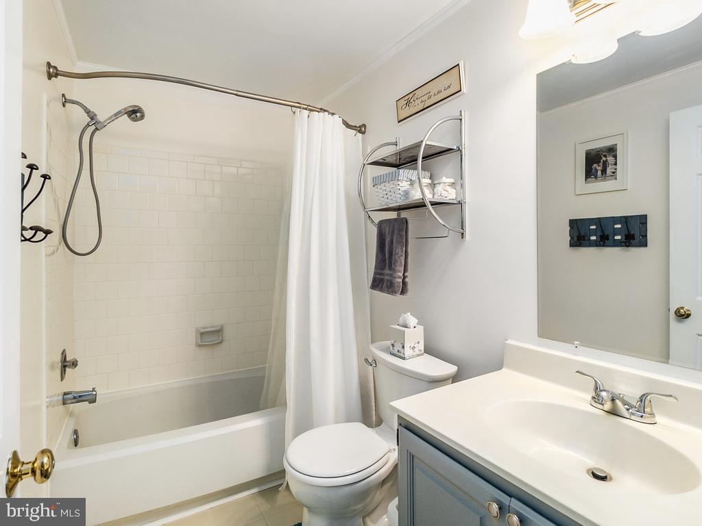 6008 Powell's Landing Road Burke, VA 22015 - Photo 16 of 34 Gallery Image 16