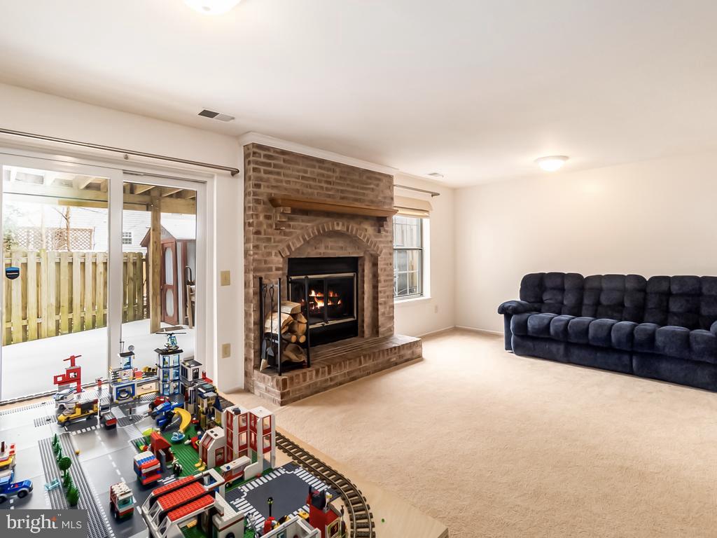 6008 Powell's Landing Road Burke, VA 22015 - Photo 19 of 34 Gallery Image 19