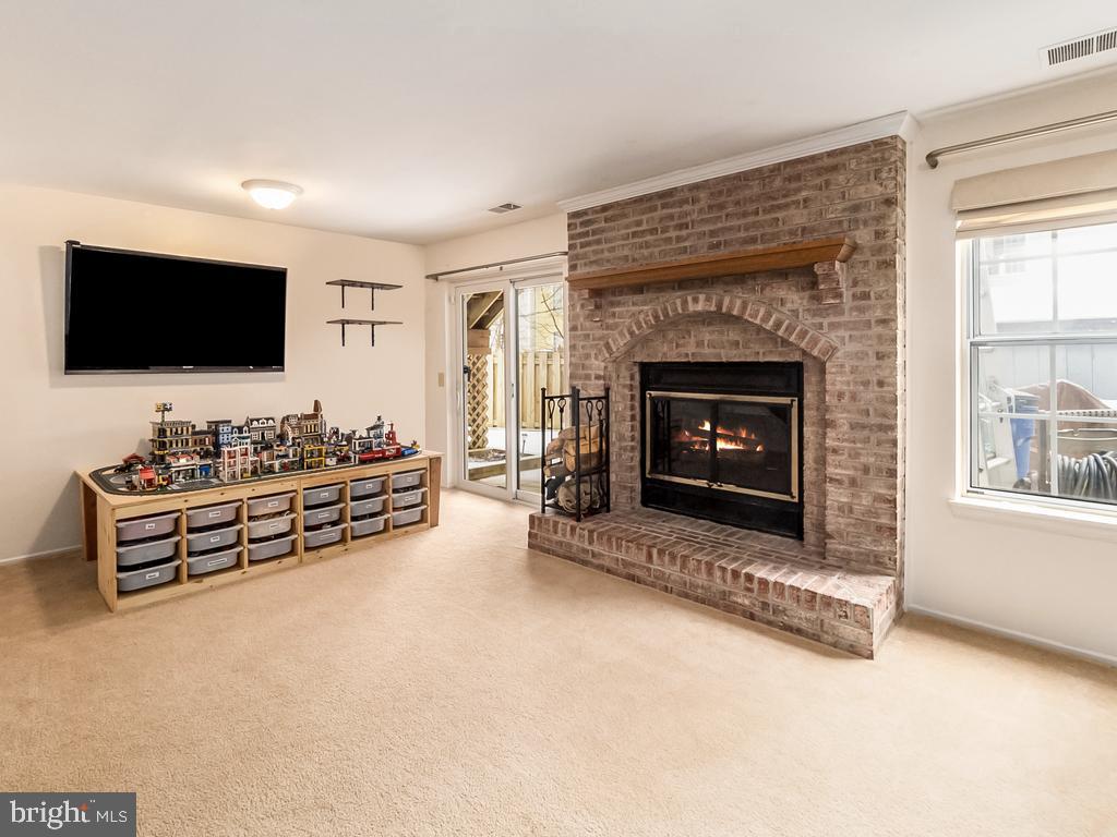 6008 Powell's Landing Road Burke, VA 22015 - Photo 20 of 34 Gallery Image 20