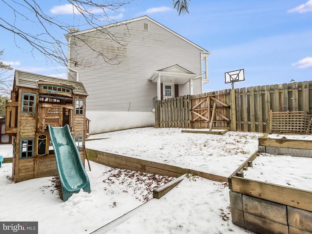 6008 Powell's Landing Road Burke, VA 22015 - Photo 28 of 34 Gallery Image 28