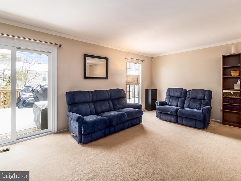 6008 Powell's Landing Road Burke, VA 22015 - Photo 8 of 34 Gallery Image 8