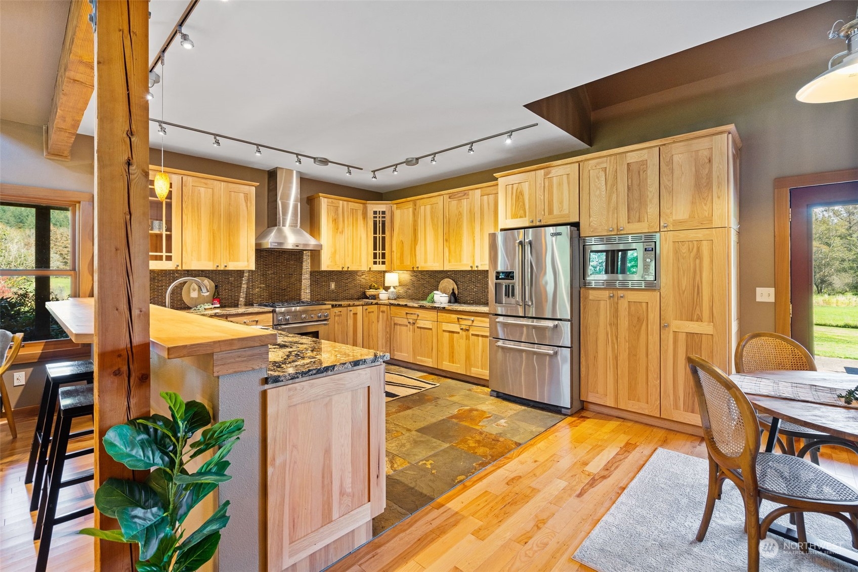 7450 Wheeler Road Maple Falls, WA 98266 - Photo 11 of 40 Gallery Image 11