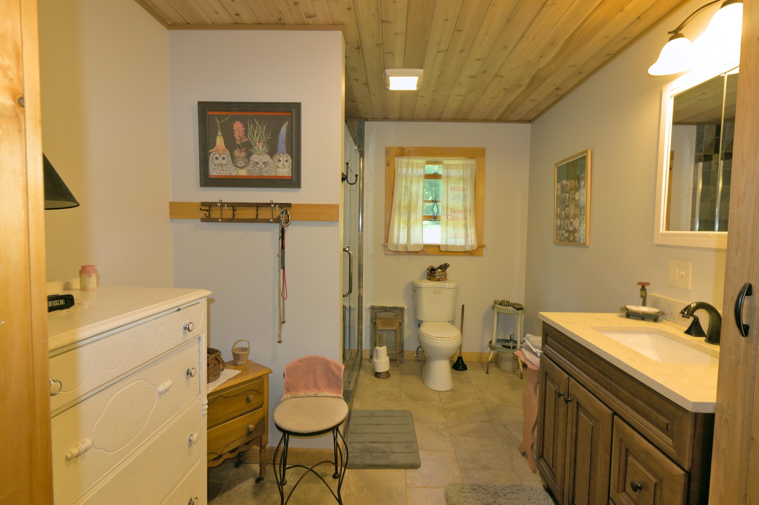 313 Nicholas Way Pownal, VT 05261 - Photo 9 of 40 Gallery Image 9