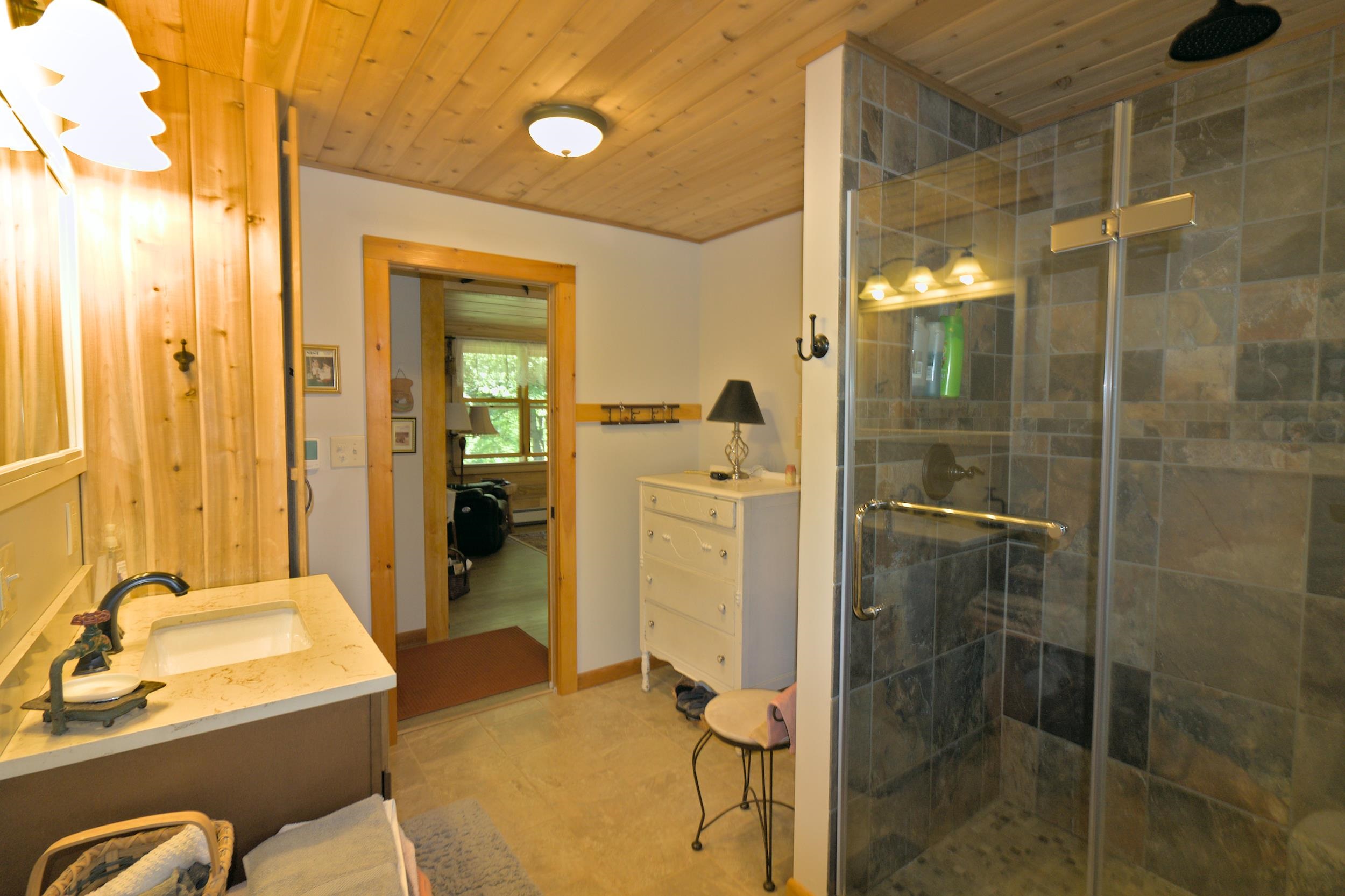 313 Nicholas Way Pownal, VT 05261 - Photo 10 of 40 Gallery Image 10