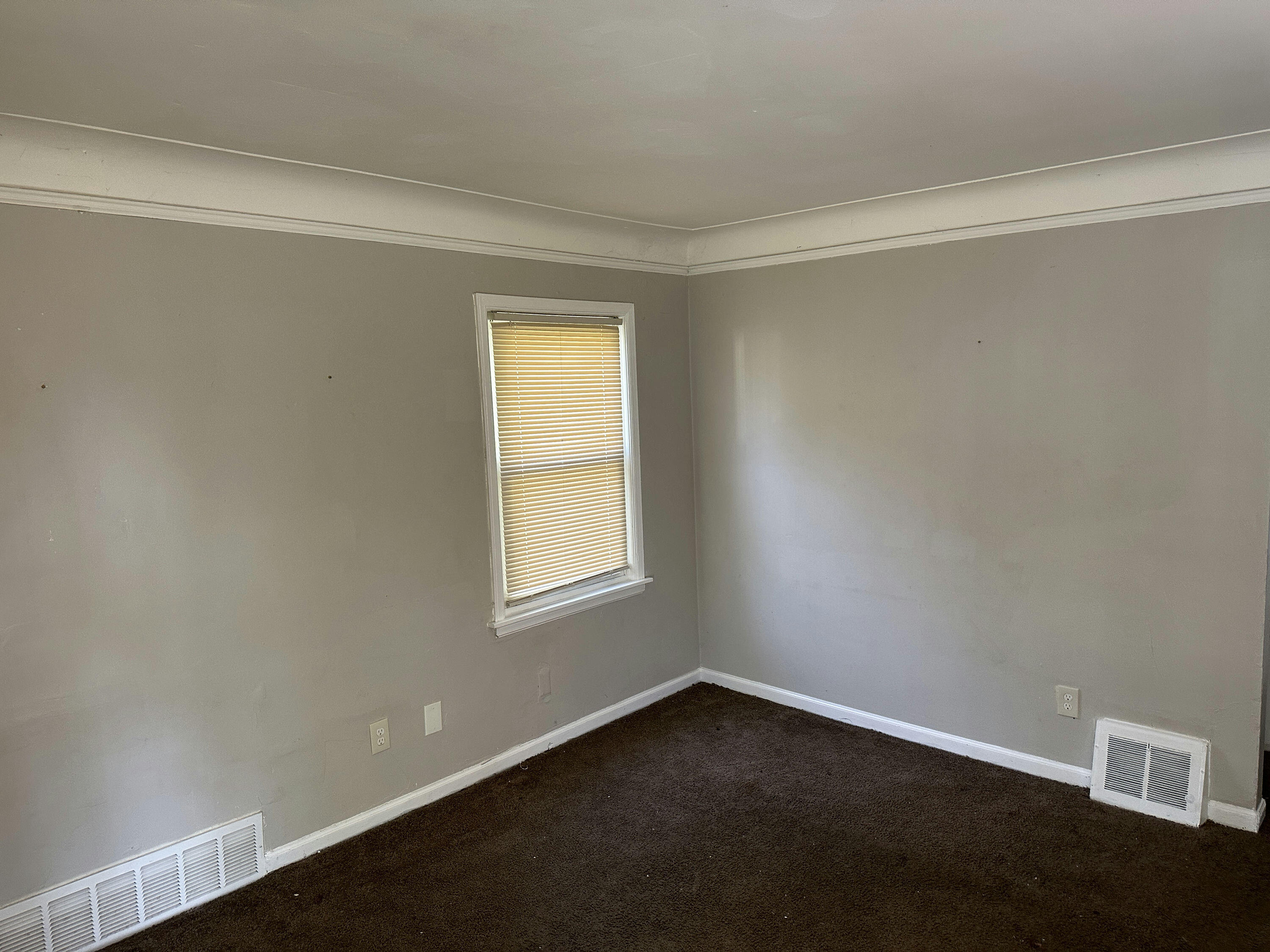 9608 Minock Street Detroit, MI 48228 - Photo 12 of 15 BBDRJ_skmWCQ7XbOmdIY1bS26OOCUcyRmiyB5s0r